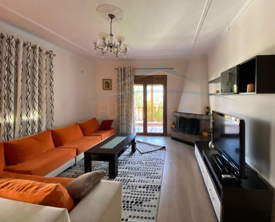 Qera, Duplex, Ali Demi, Tiranë.