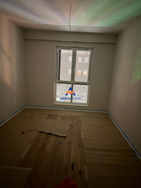 OFFICE SPACE FOR RENT "AT THE PARIS MUNICIPALITY" 1000 EURO