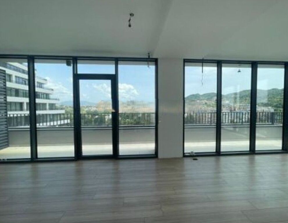 LAKE VIEW, ZYRE PER QIRA 2+1+2