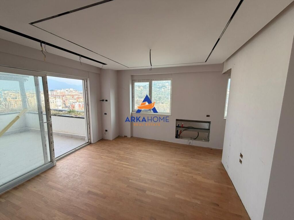 IN VENDITA PENTHOUSE 231M2 "LIQUIDO SECCO, GREEN TERRACE" 700.000 EURO