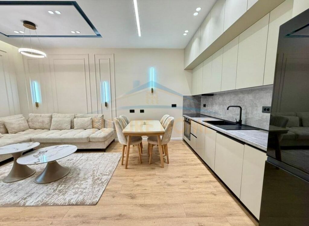 Affitto, Appartamento 1+1+Posto auto, vicino a Air Albania, Tirana.