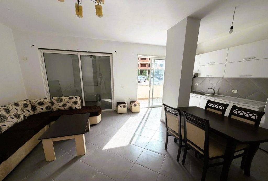 2+1 APARTMENT FOR SALE NEAR THE BOTANICAL GARDEN