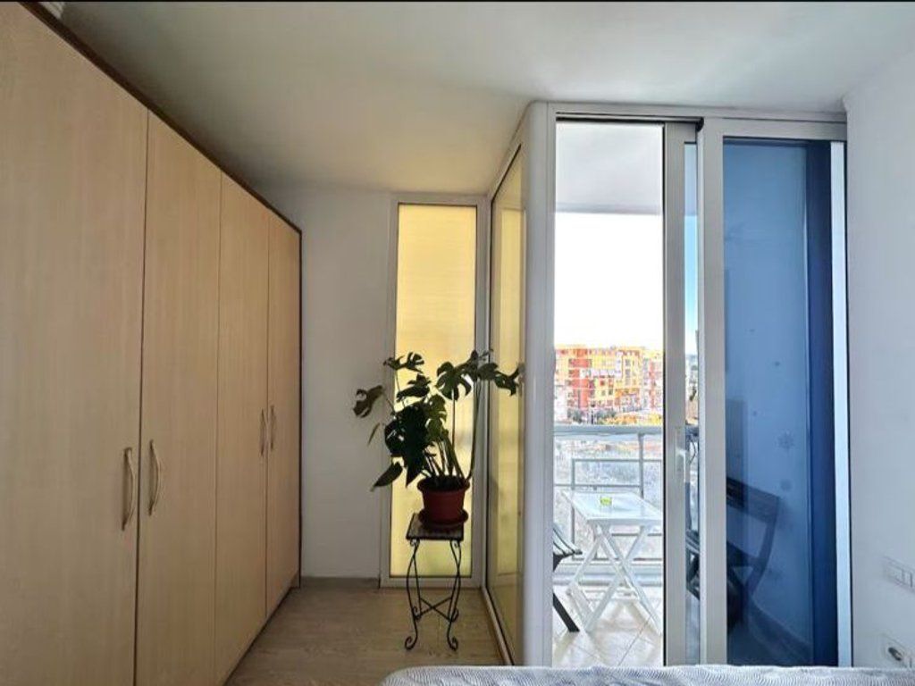 Shitet, Apartament 2+1, Zogu i Zi, Tiranë
