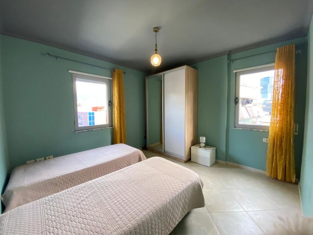 Apartment 2+1, Haxhi Dalliu!