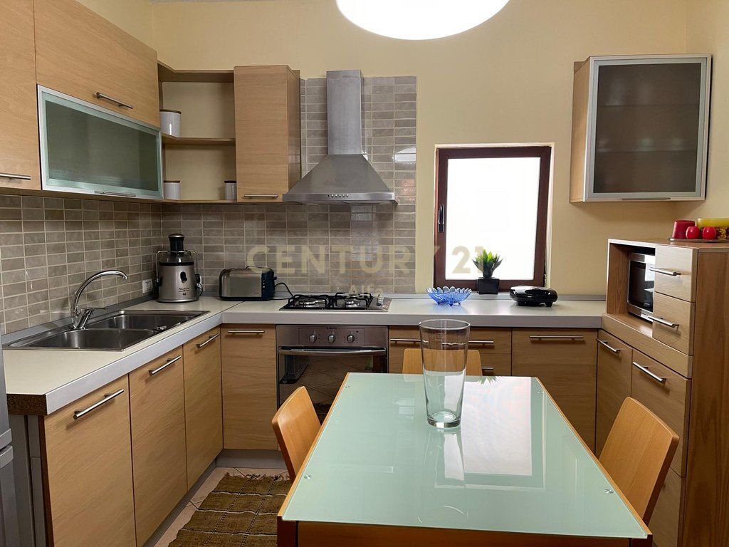 JEPET ME QIRA APARTAMENT 2+1