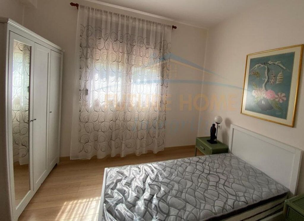 Qera, Duplex, Ali Demi, Tiranë.