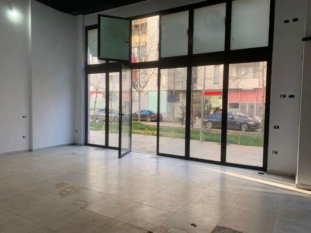 Business Premises for Rent in Astir !