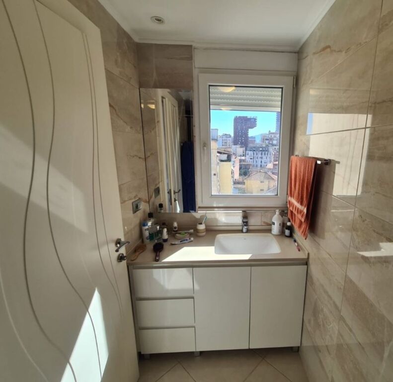 Vendesi in vendita 2+1+2