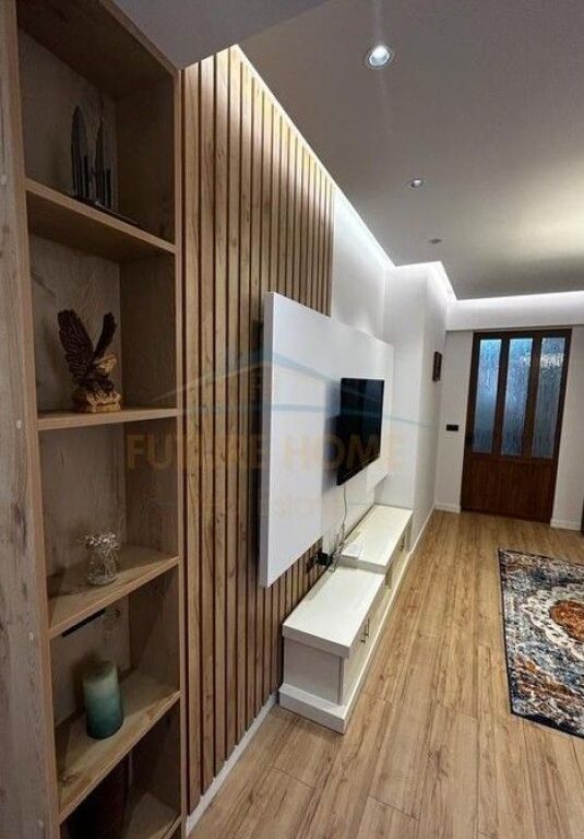 Qira, Apartament 2+1+2, 21 Dhjetori, Tiranë