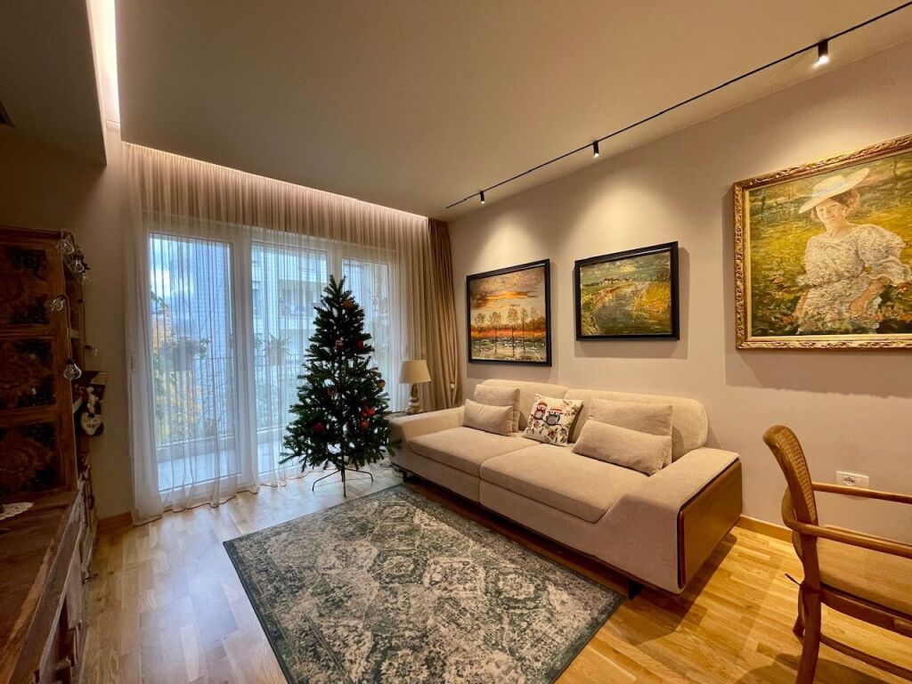Jepet Qira Apartament 2+1+Post Parkimi në rezidencë private, Liqeni Thatë