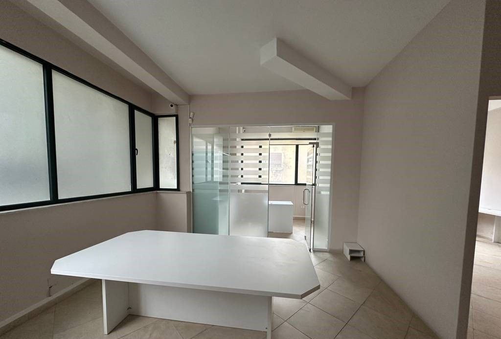 Jepet Zyrë Me Qira në 21 Dhjetori