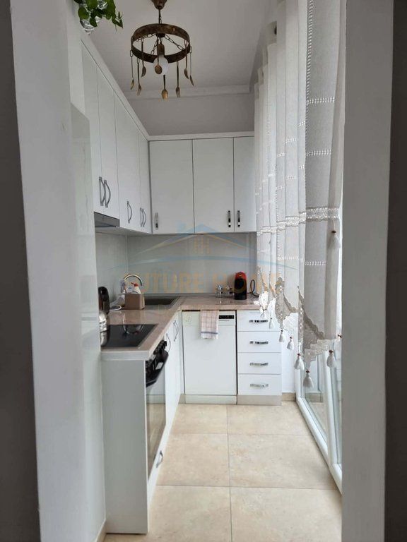 Affitto, Appartamento 1+1, Caffè Flora