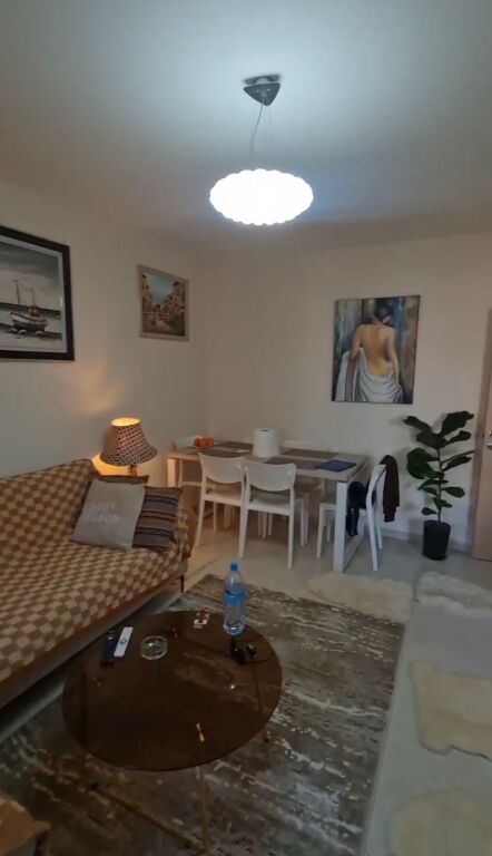 Shitet apartament 1+1 i mobiluar tek Oxhaku