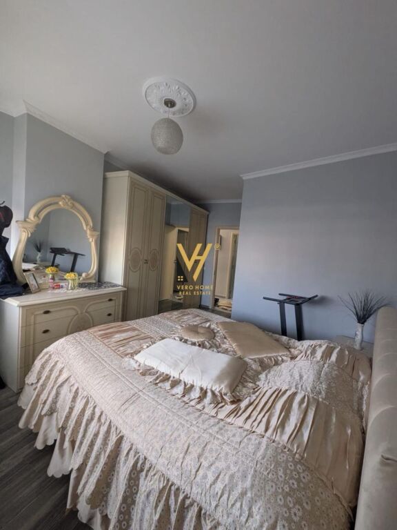 SHITET APARTAMENT 2+1+2 TE STACIONI I TRENIT 270.000 EURO