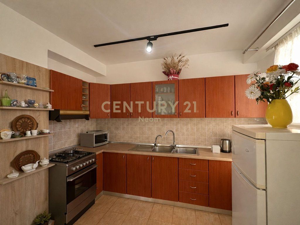 APARTAMENT 2+1+PARKING ME QIRA NË LAPRAKË