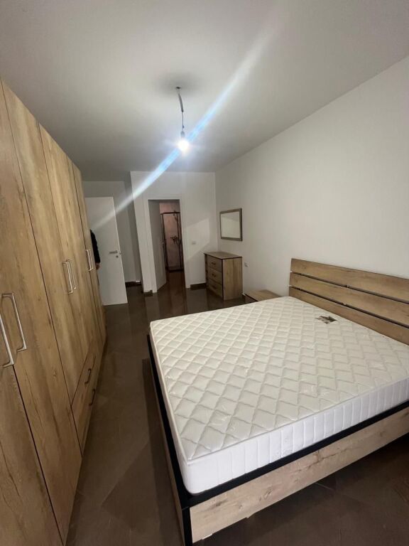 Jepet me qira apartament 2+1 tek Fiori di bosco