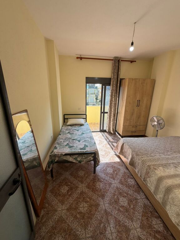 Shiten 2 super apartamente dhe 2 garzoniere ne zonen e golemit