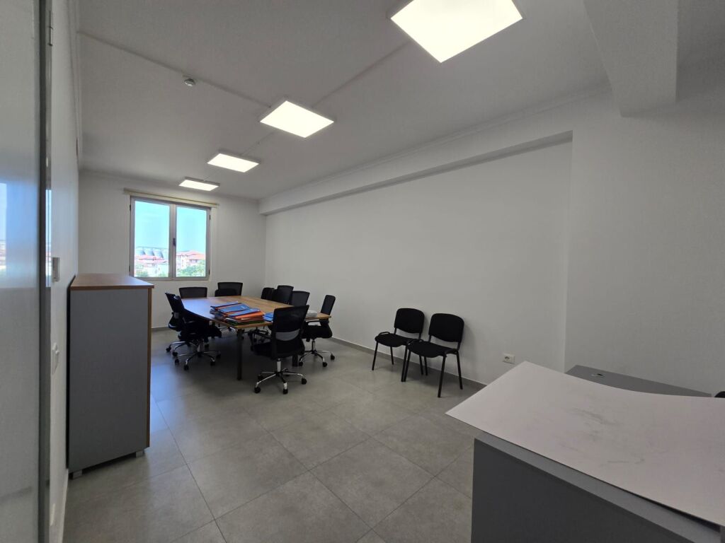 🏢 4-STORY BUILDING FOR RENT – DRITAN HOXHA STREET 🔑