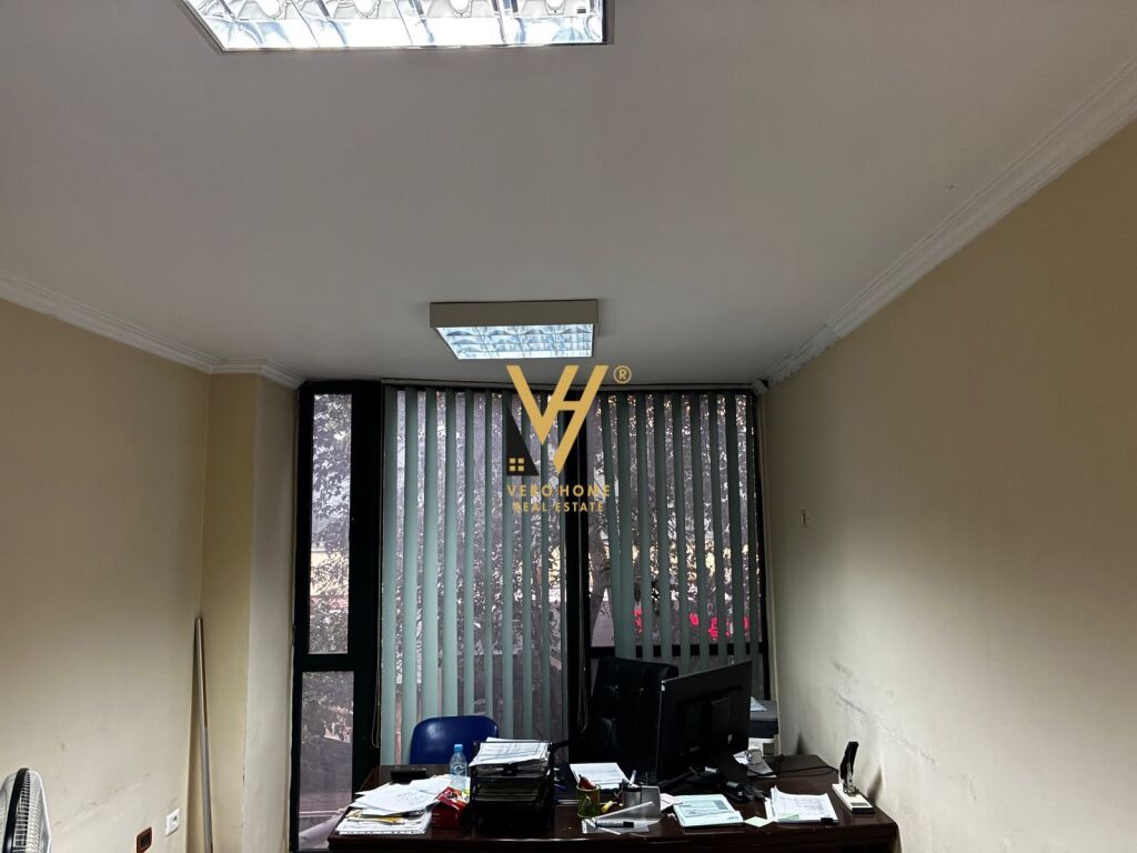 BUSINESS PREMISES FOR SALE 25 M2 AT 21 DHJETORI 75,000 EURO