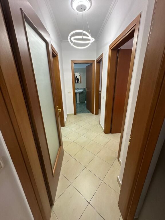 🏢 Shitet Apartament 2+1+2  📍 Adresa: Don Bosko💰 Çmimi: 220,000 €