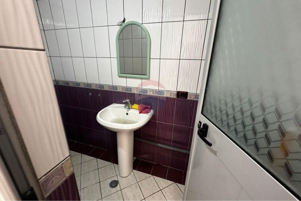 🏢 Dyqan për Shitje – Kali i Trojës, Vlorë