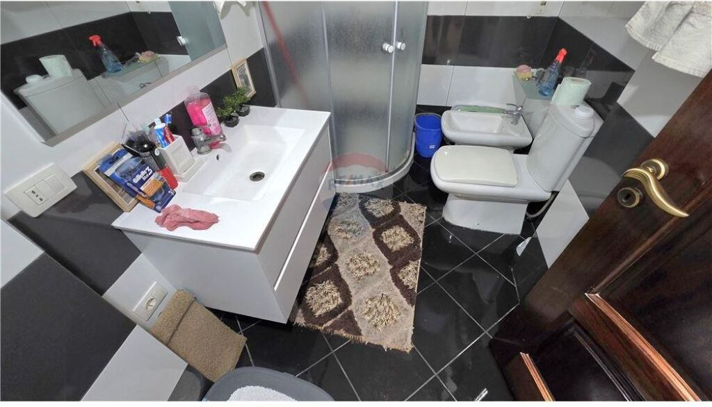 Apartament 2+1+2 ne shitje , pas Hotel Martini