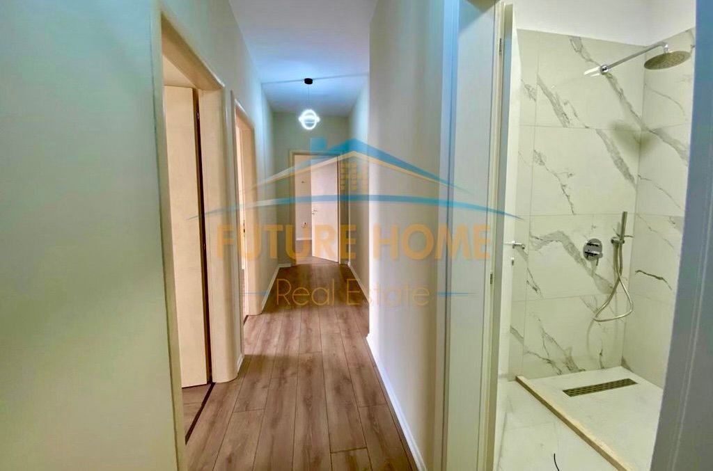 📍 Unaza e Re, Bulevardi Migjeni – Shitet 2+1 me Hipotekë & Fasadë të Ventiluar! 🏠