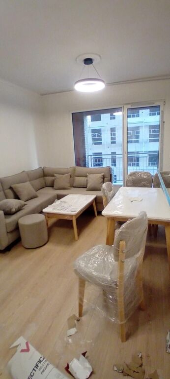 Jepet me qira 1+1 Te Fusha e Aviacionit 600€  i diskutushem