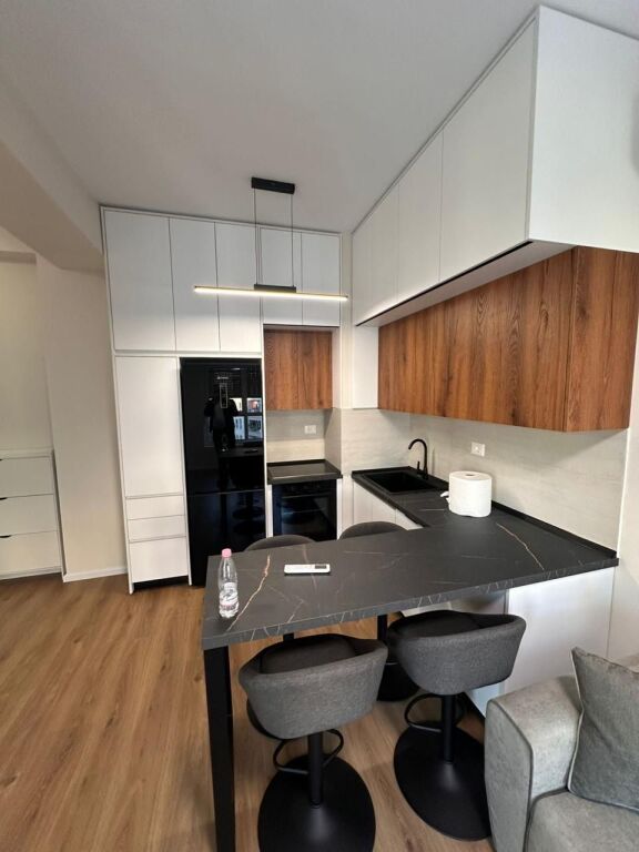 Apartament me qira 1+1 në Ali Dem!