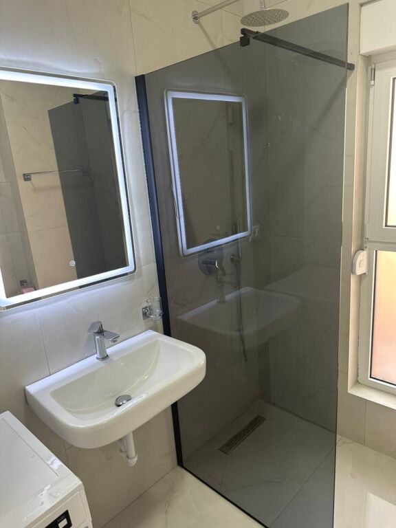 Jepet me qera Apartamenti 1+1 , Ali Dem perballe Mandalemit tek Rezidenca Kadiu 450 mije leke