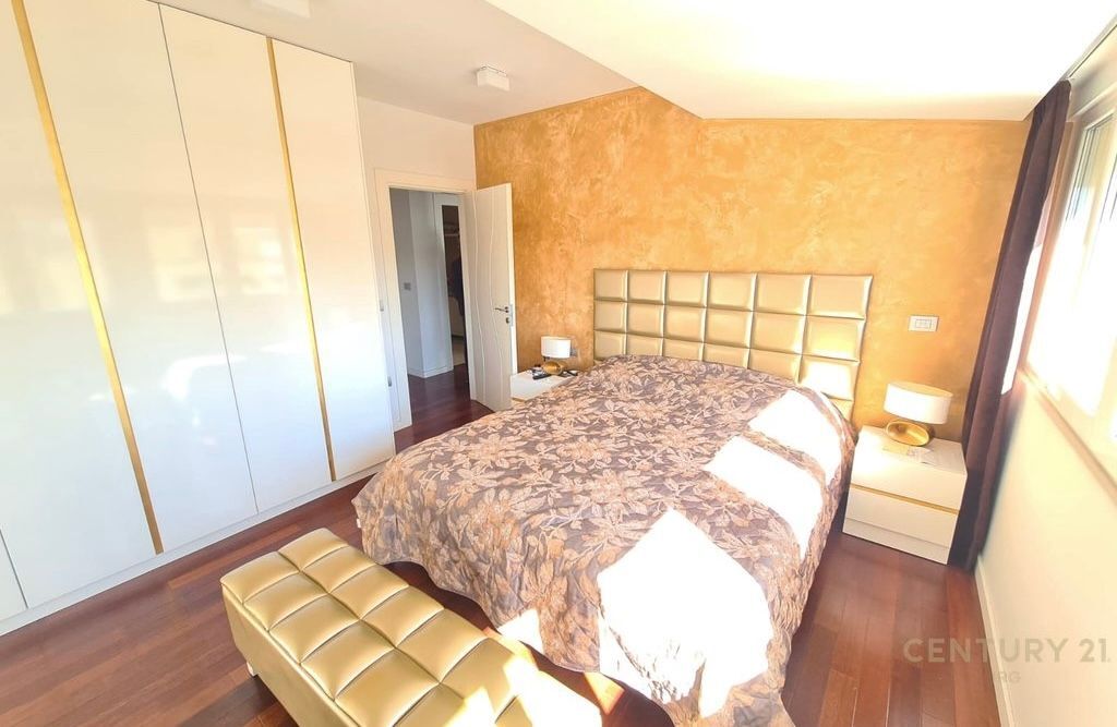 Apartment 2+1+2 for sale, Kavaja Street