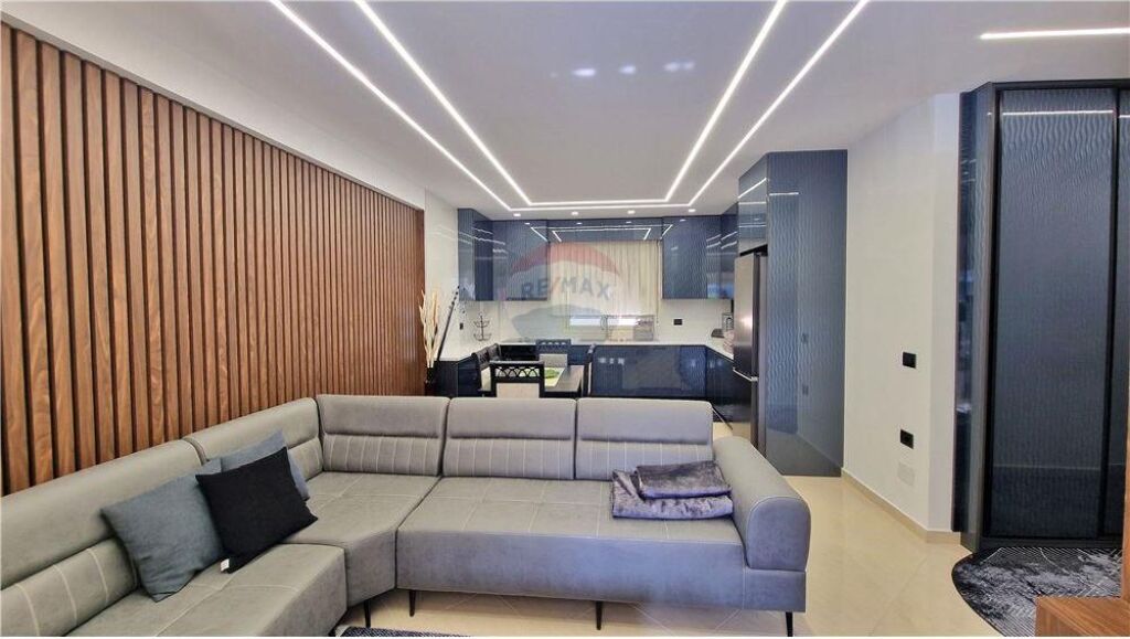 🏡 Apartament Luksoz 2+1 me Qira në Lungomare, Vlorë