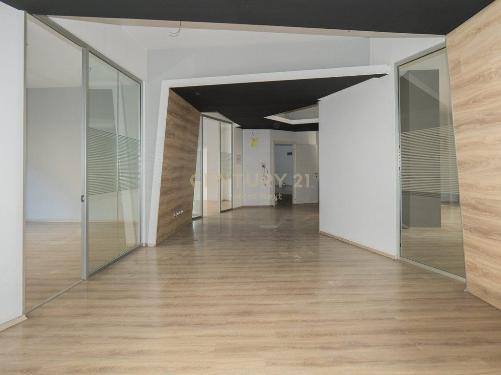 Locale commerciale in affitto presso il Mercato Nuovo Elettrico