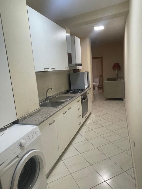 JEPET ME QERA GARSONIERE VOLLGA, DURRES