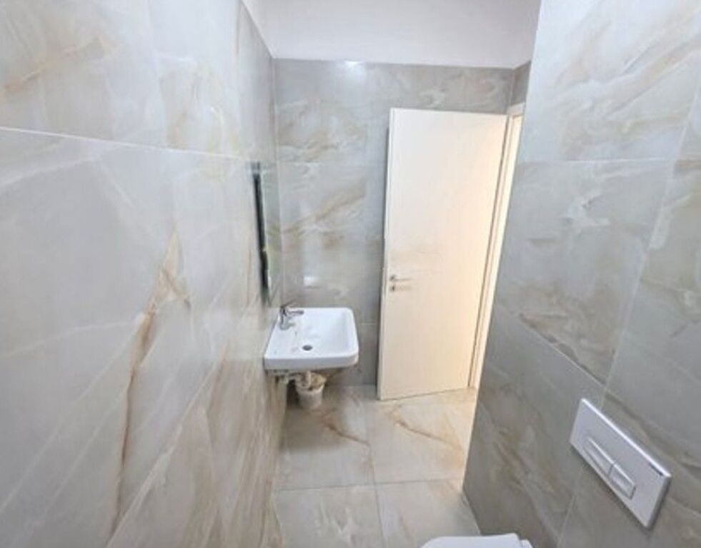 Apartament 2+1 Me Qira në Zonen e 21 Dhjetorit