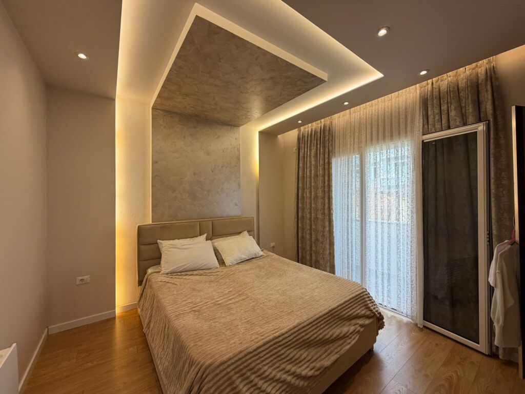 shitet shtepi 1 kateshe ne kenete