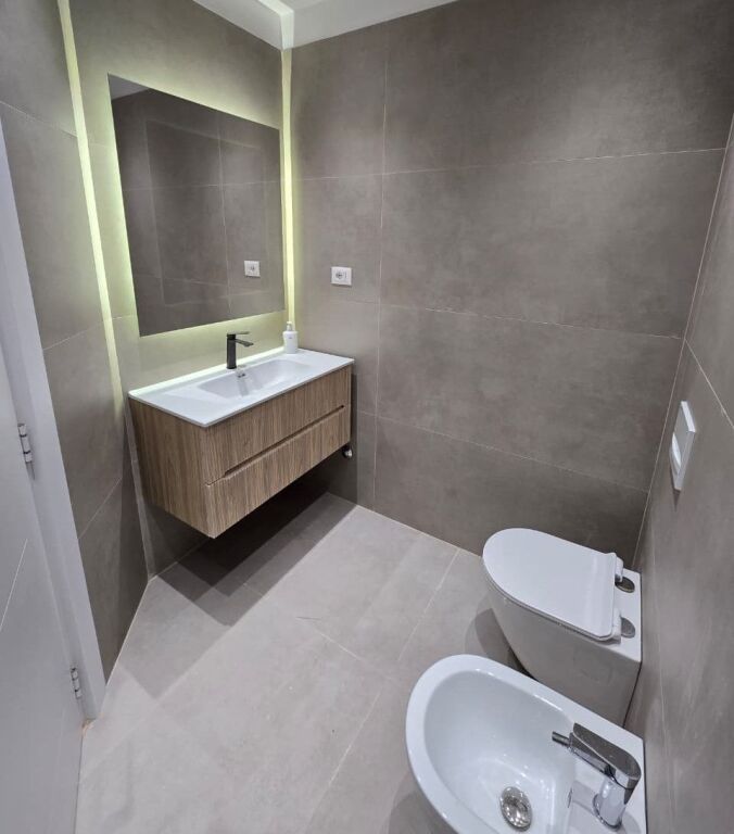 📌 Shitet Apartament 2+1+2 tek Zogu i Zi