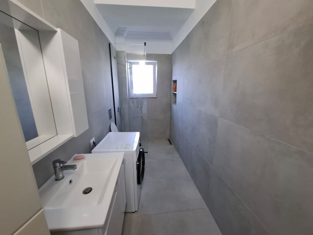 Jepet apartament me qera 1+1