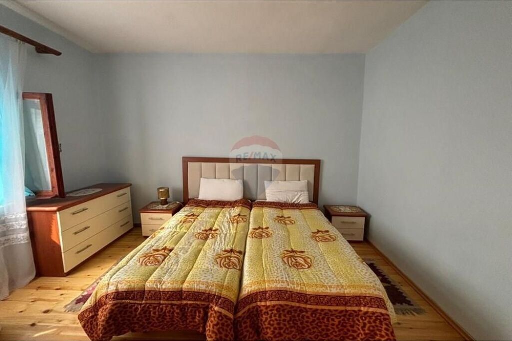 Shtepi private 2+1 me Qera