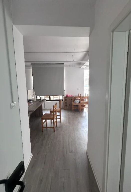 Qera | Ambjent Biznesi | Vasil Shanto | 1200 €/muaj