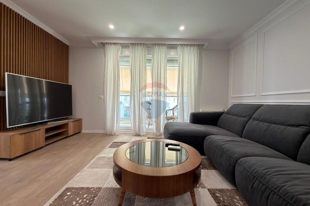 Apartament / Për Shitje / Kompleksi Kontakt, Tiranë