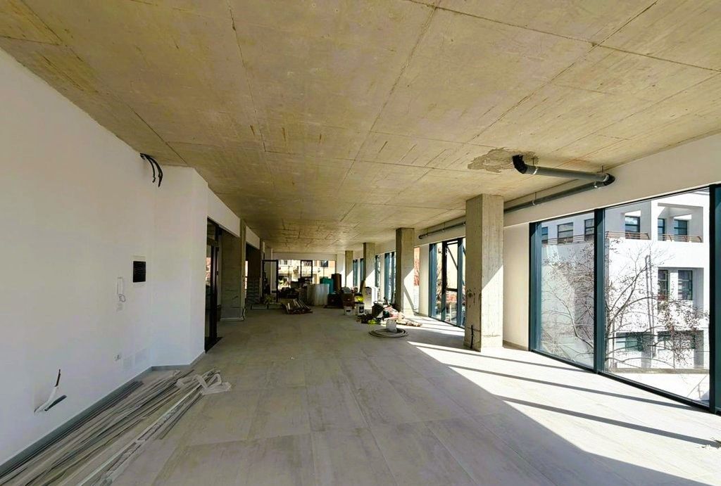 SPACE 250 METERS OPEN SPACE NEXT TO BARRIKADAVE STREET FOR RENT!