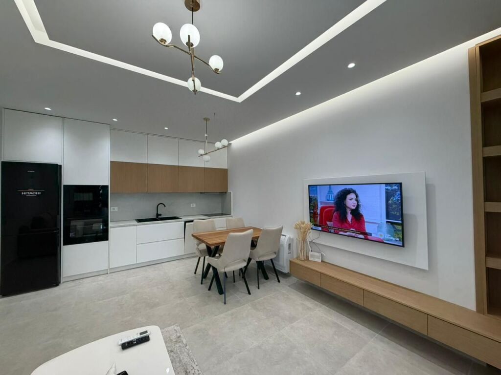 Apartament 1+1+Parking per qira tek Liqeni i Thate.