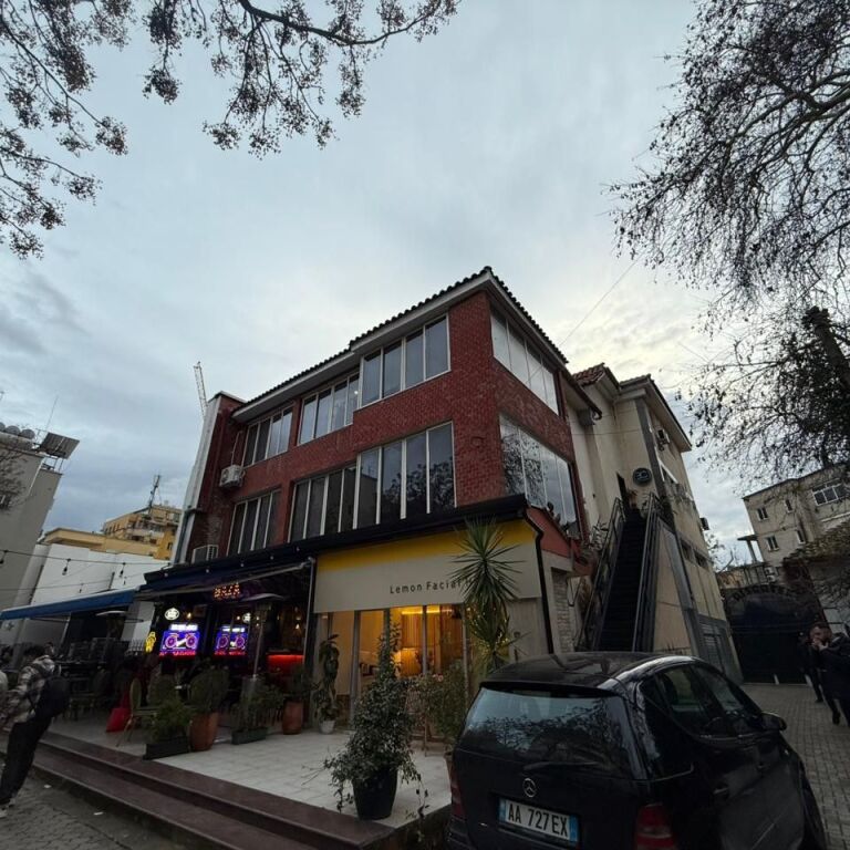 AMBIENT BIZNESI ME QIRA, 124M2, EMIN DURAKU/ISH-BLLOKU, 2200 euro/muaj