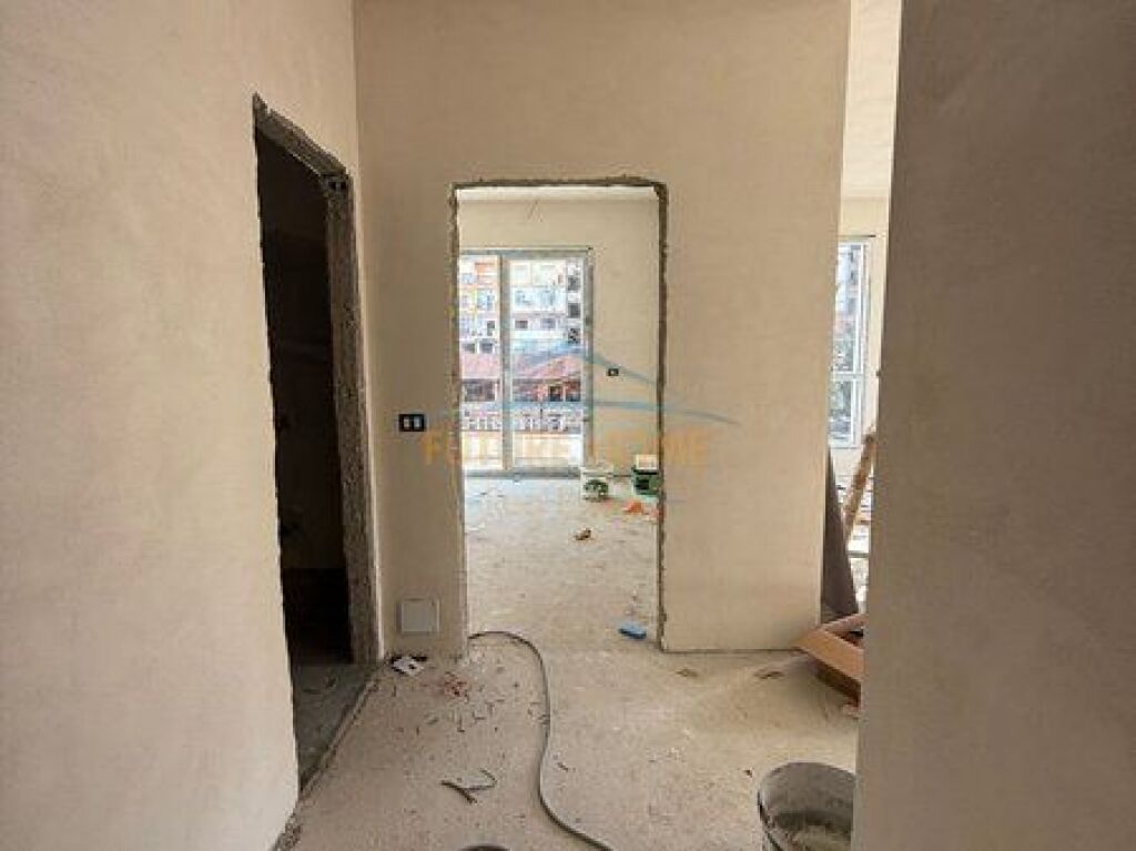 Shitet, Apartament 2+1+2+Depo ,prane Fushës së Alidemit, Tiranë., Tiranë.