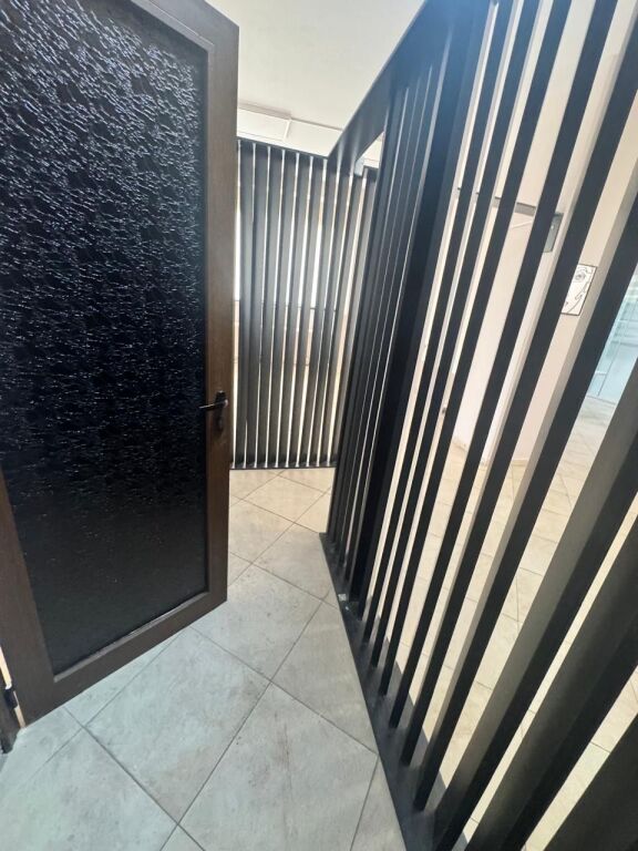 Business premises, 21 Dhjetori!