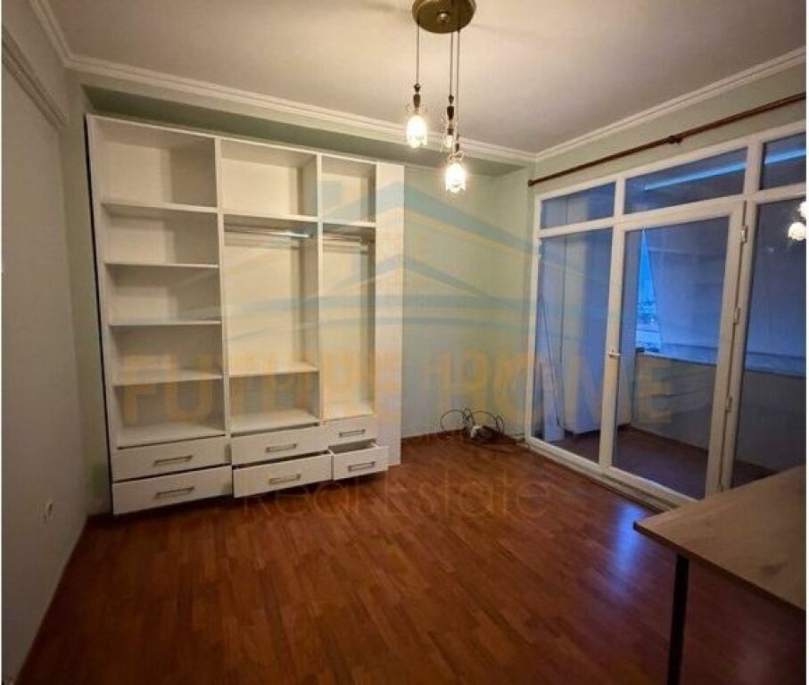 Shitet, Apartament 2+1, Bllok