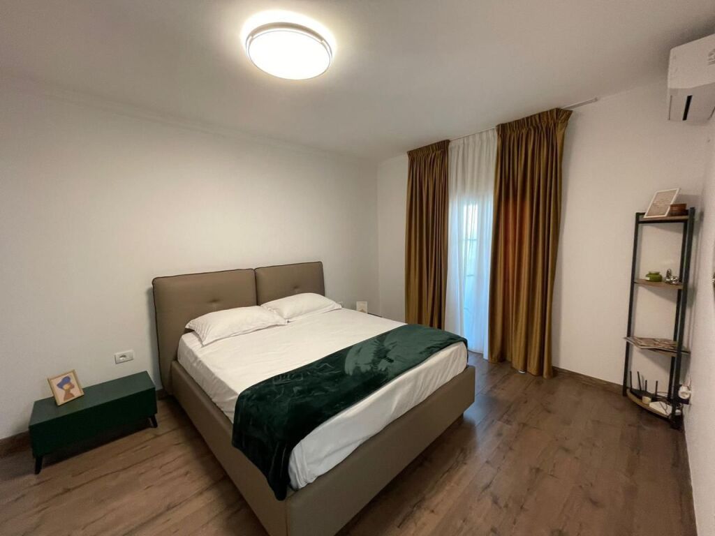Apartament 1+1+Ballkon Me Qira tek 21 Dhjetori