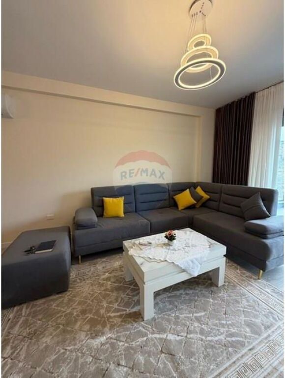 Apartment (2+1+2) plus parking space for rent