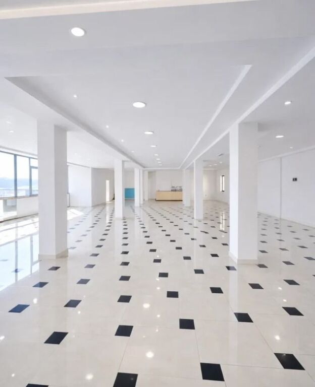 Qera | Ambjent Biznesi Godine 3-kateshe | Sauk | 11200 €/muaj i diskutueshem